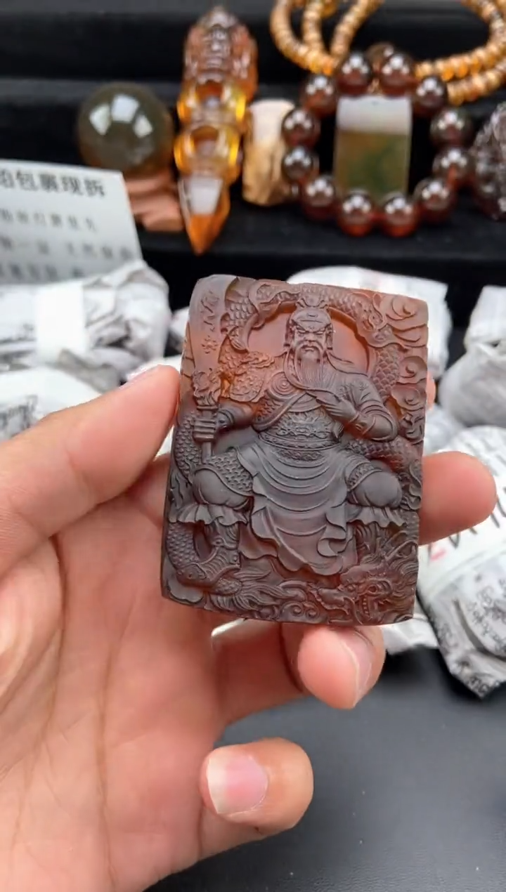 【闪购商品】琥珀颈饰未镶嵌棕红珀关公吊坠