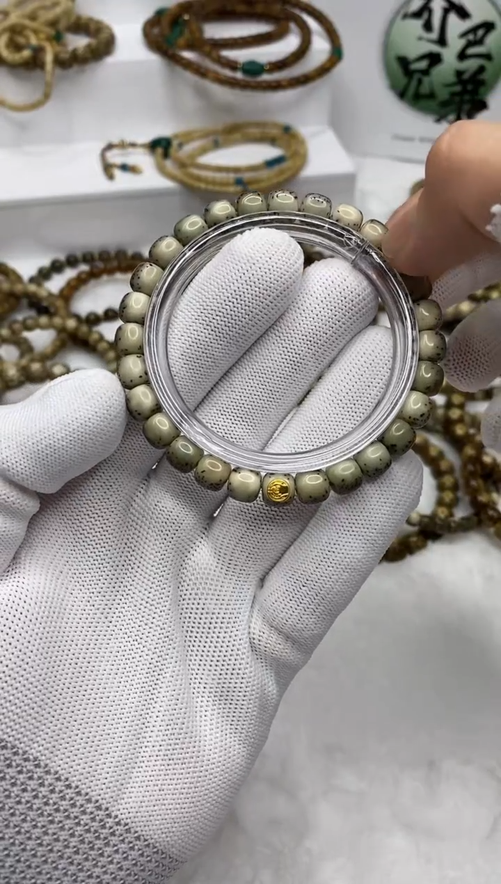 星月菩提手串118  玉化河豚8*7mm