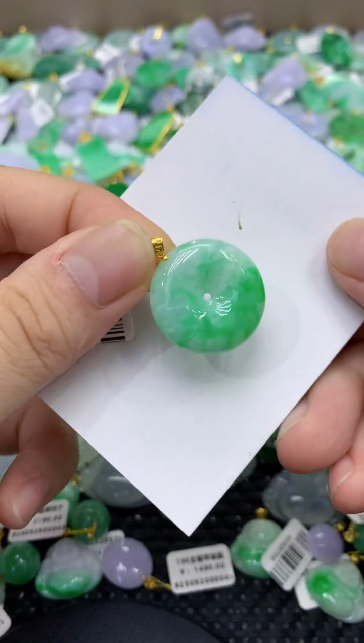 颈饰18K金镶嵌翡翠天然缅甸翡翠A货