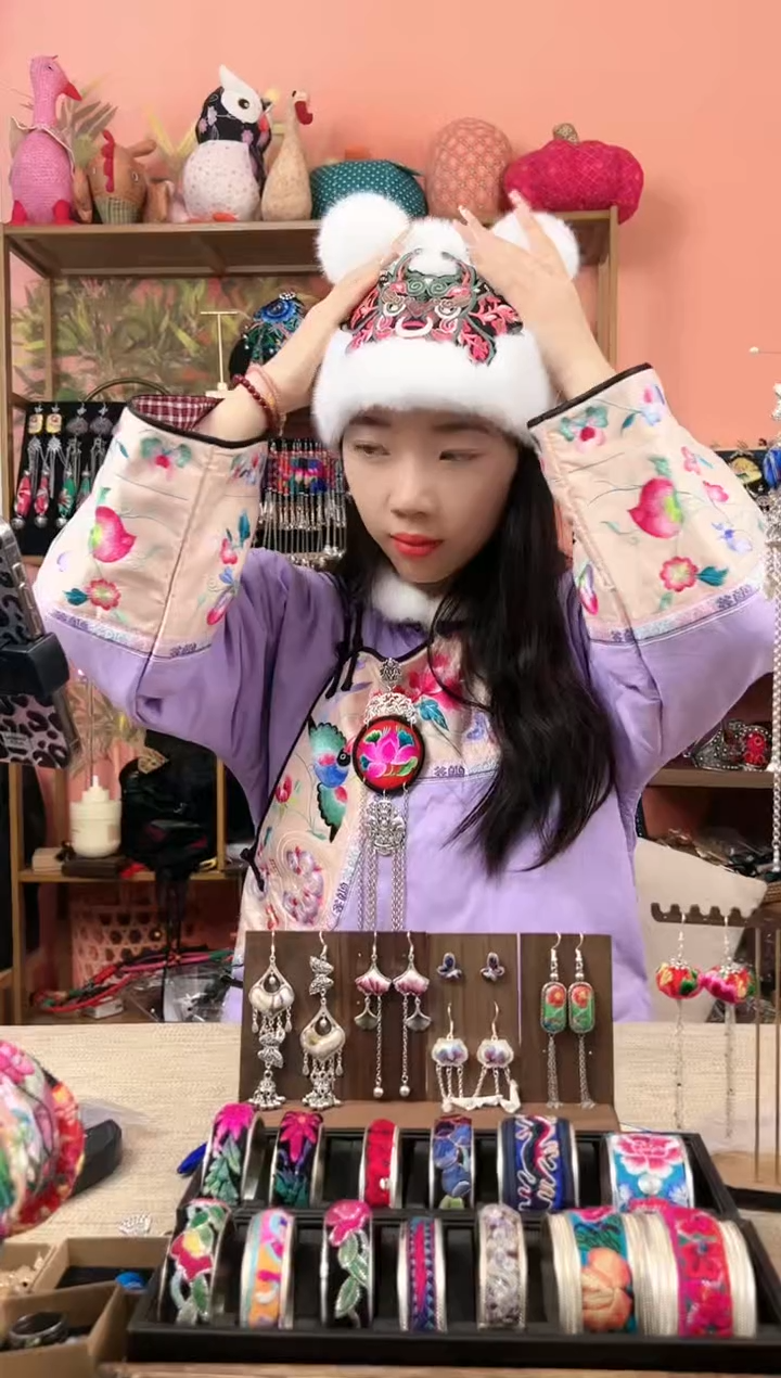 【闪购商品】织绣民族风老绣饰品261