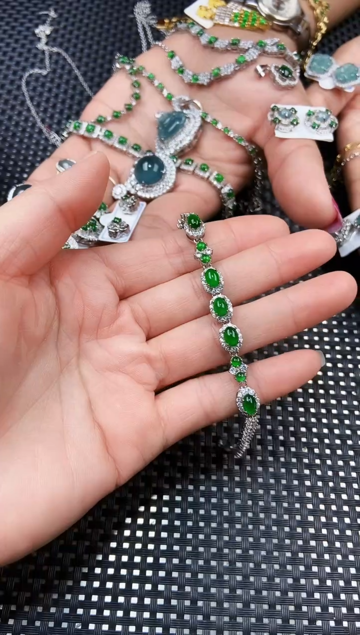 【闪购商品】翡翠手链未镶嵌11111111