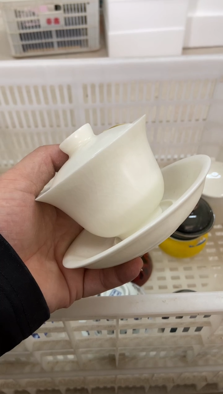 无运费险有瑕疵的摄影的产品有使用过的痕迹有点脏介意勿拍