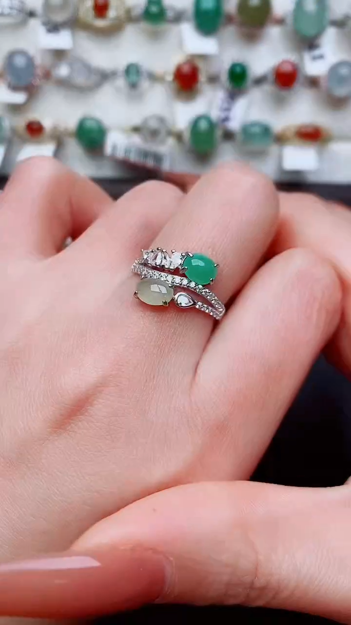 银S925镶嵌戒指翡翠....