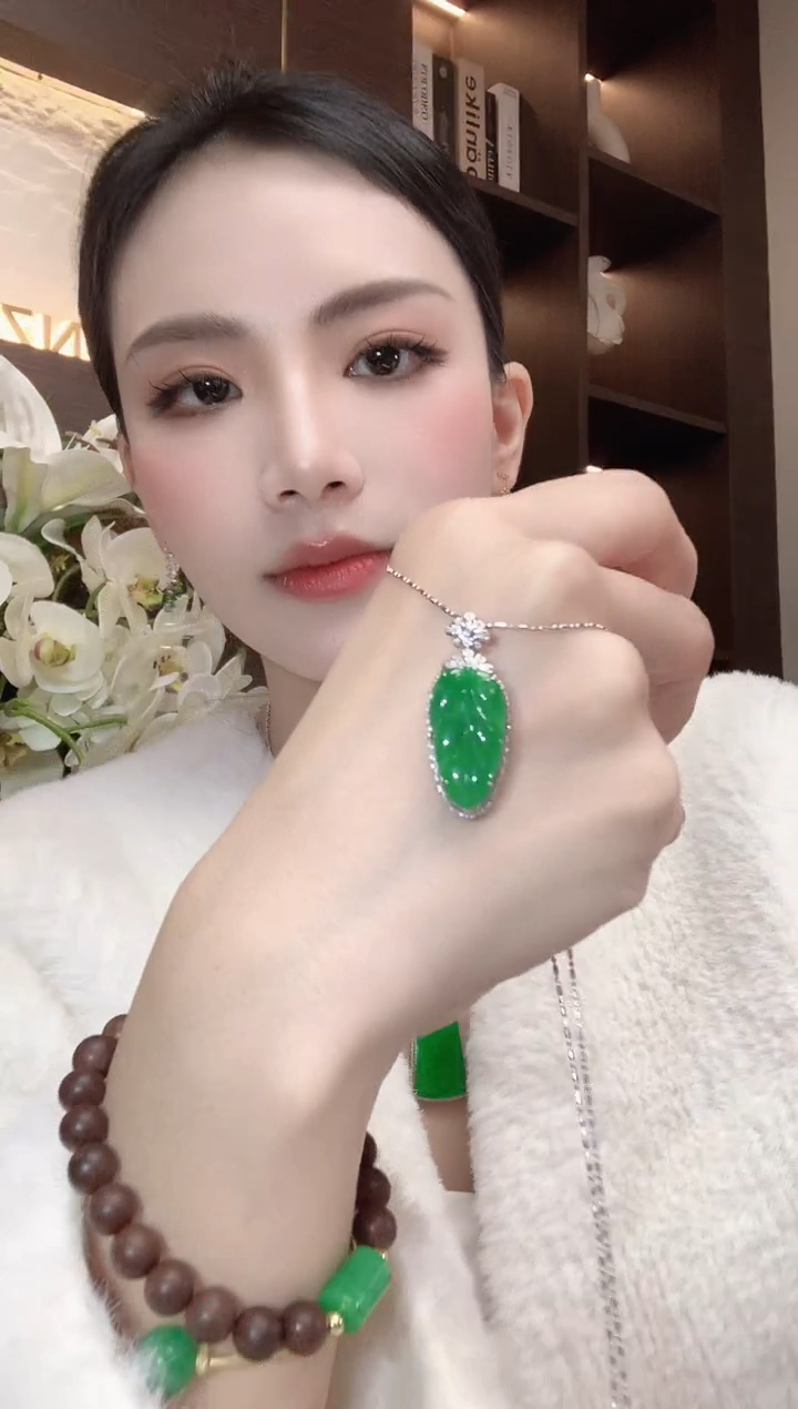 吊坠(不含链)18K金镶嵌翡翠A29