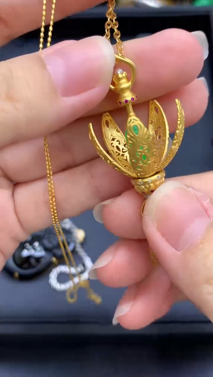 颈饰18K金镶嵌翡翠806-中国好珍宝