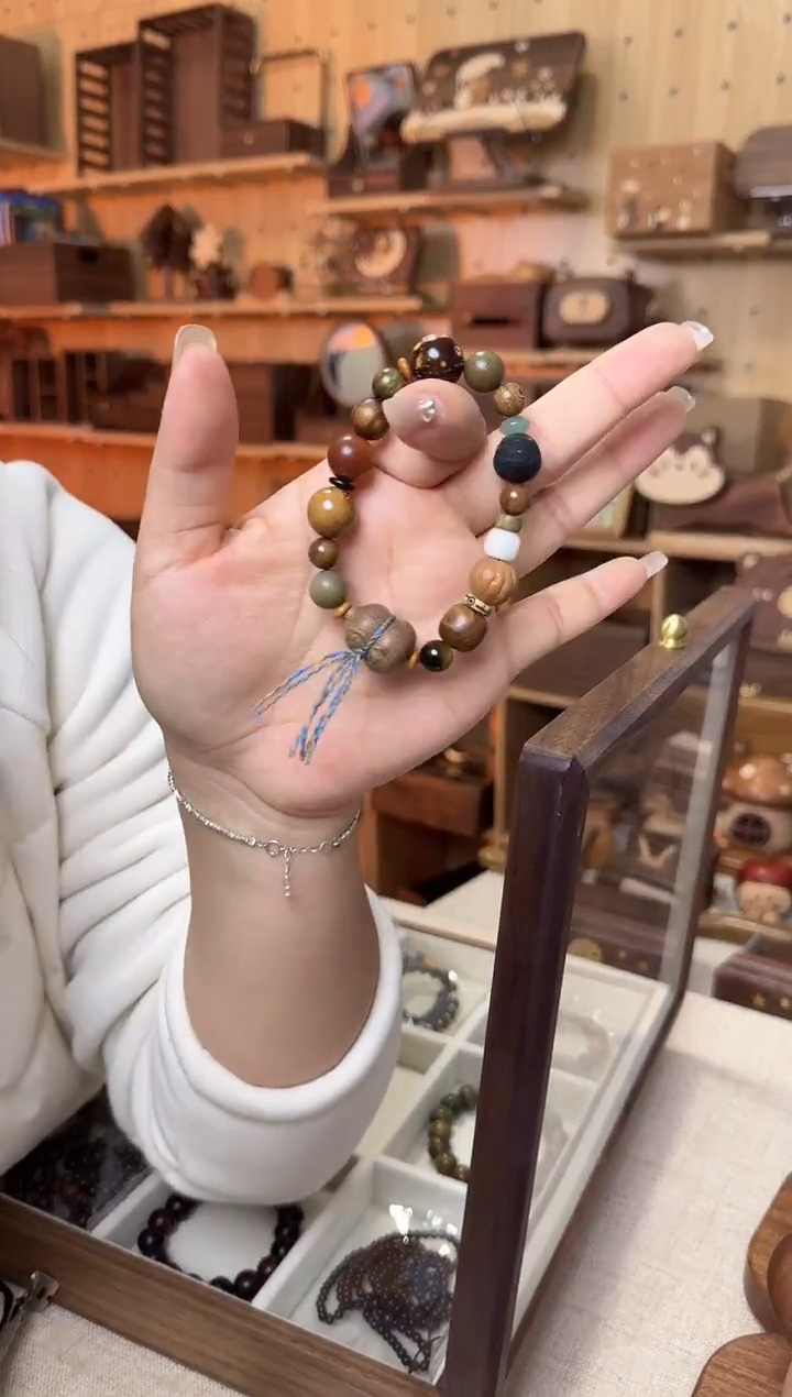 木单圈十八籽手串