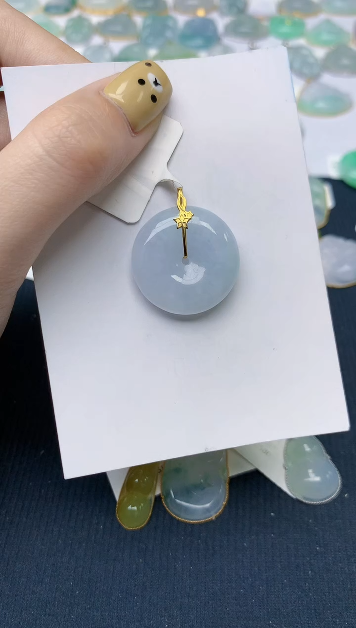 翡翠18K金镶嵌颈饰天然翡翠A货