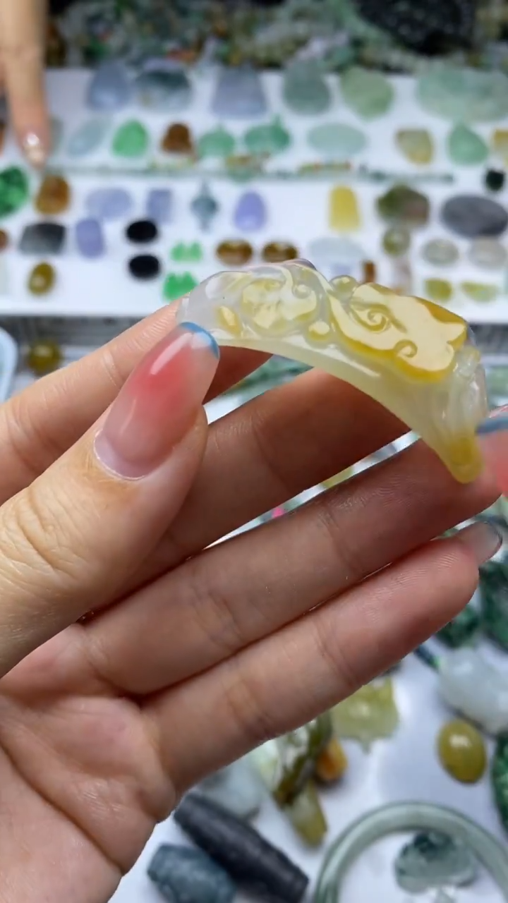 未镶嵌定制翡翠徐****?毛货定制不退不换