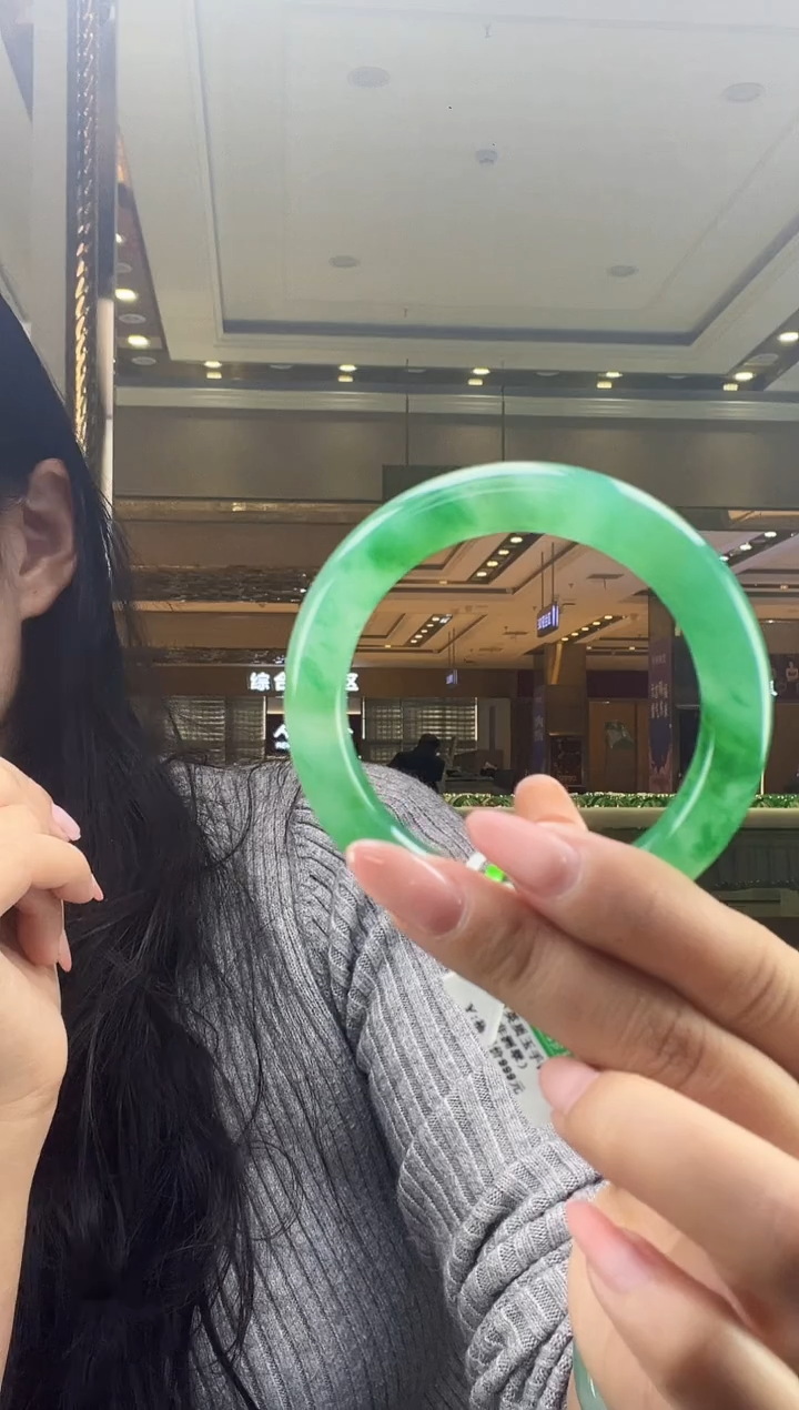 未镶嵌手镯石英质玉1