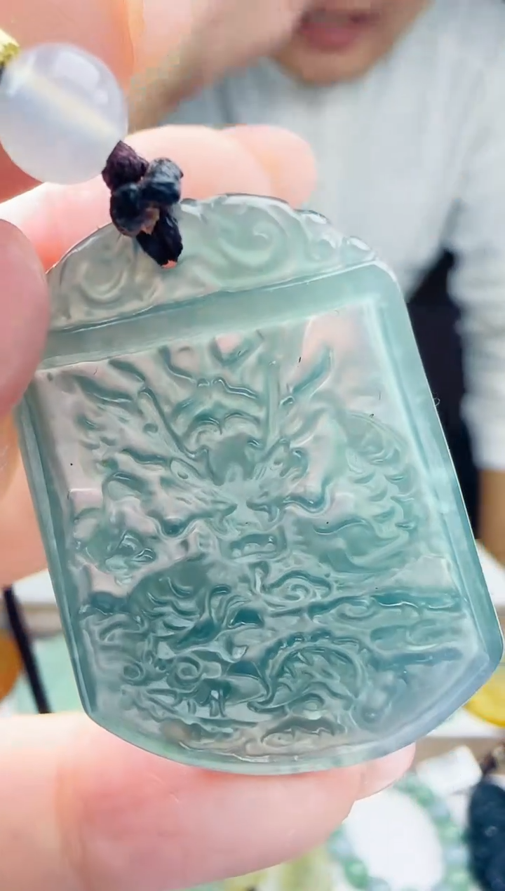 颈饰未镶嵌翡翠多样性发其一  龙牌