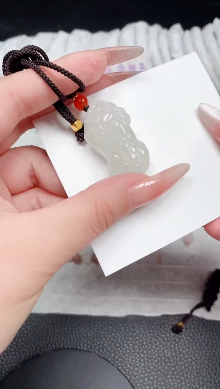 【闪购商品】石英质玉手镯未镶嵌貔貅