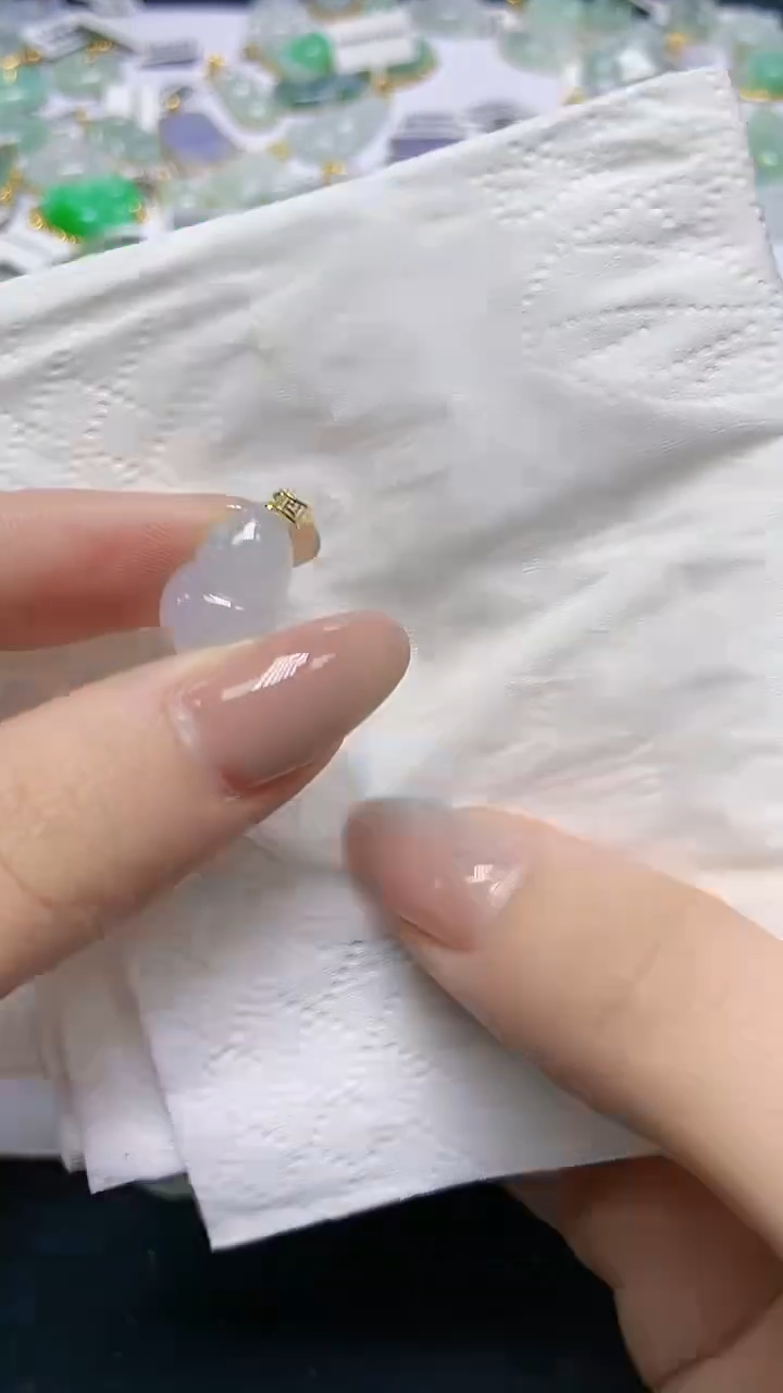 翡翠18K金镶嵌颈饰天然缅甸A货翡翠