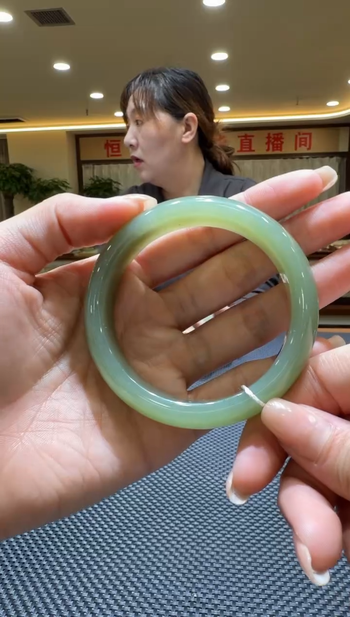 颈饰未镶嵌和田玉手镯58