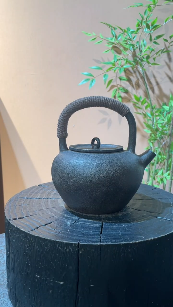 砂铁做旧大土瓶铁壶1400CC