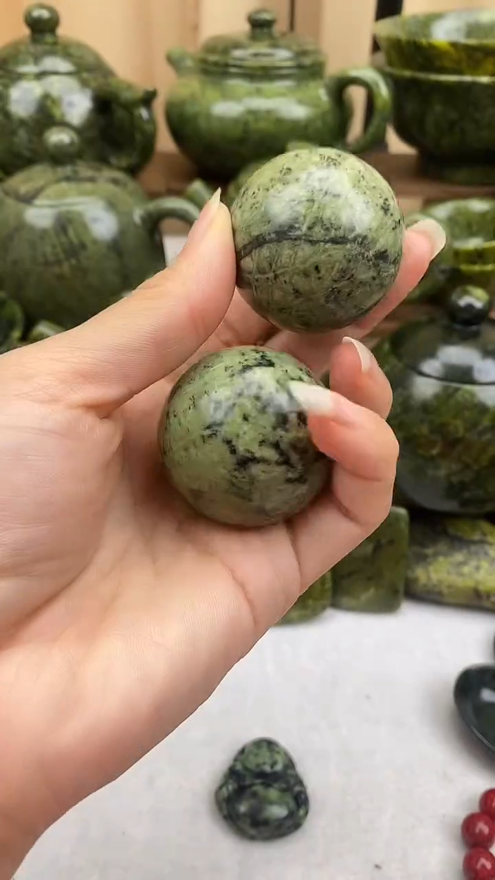 【闪购商品】蛇纹石玉手球未镶嵌手球