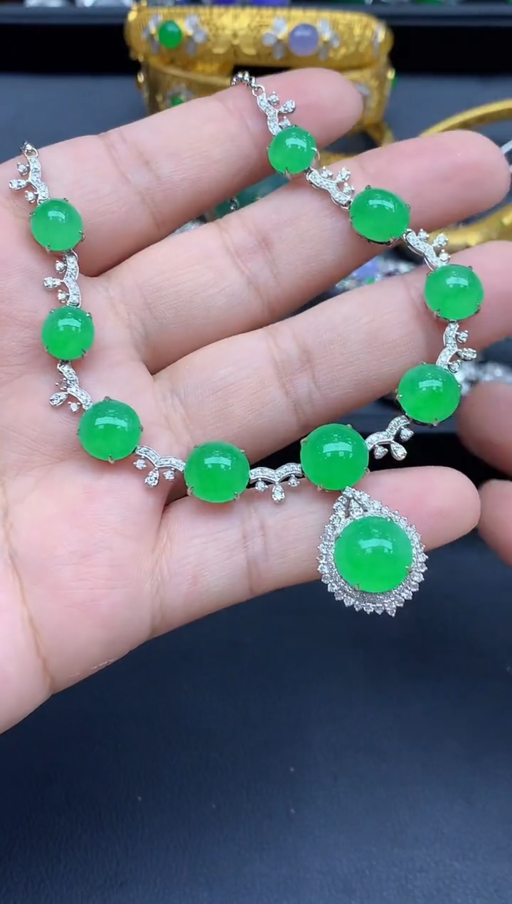 颈饰18K金镶嵌翡翠735-春日珠宝