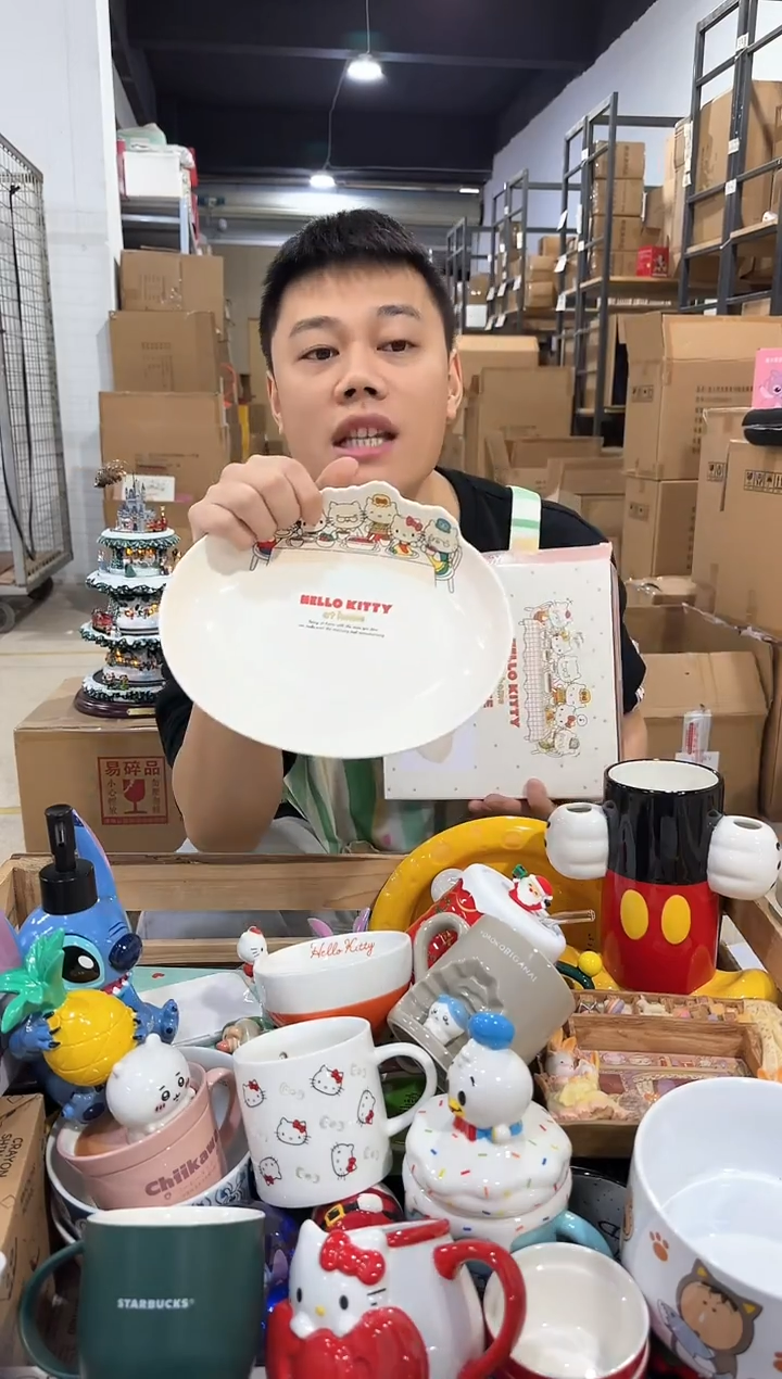 瓷片原盒kt猫一家人餐盘