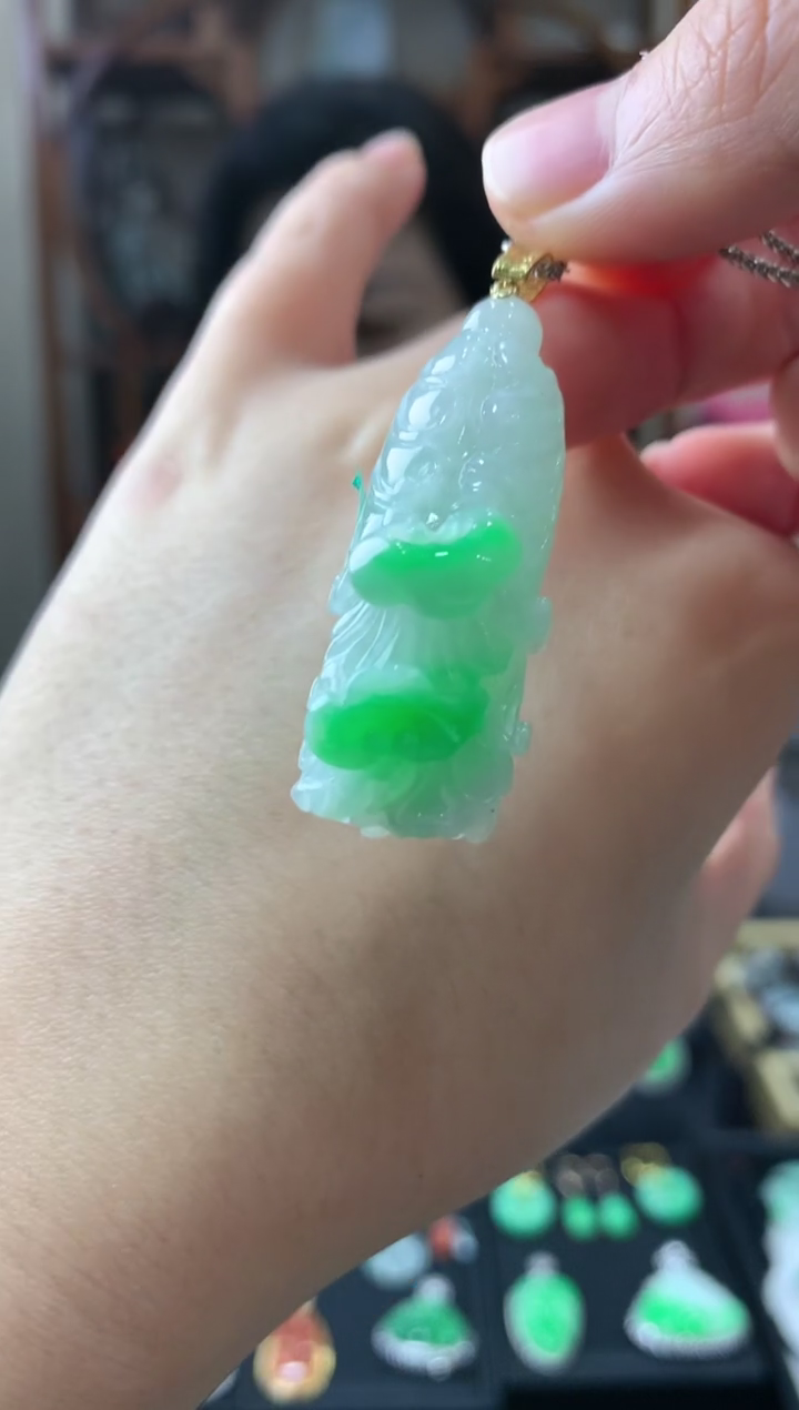 【闪购商品】翡翠吊坠(不含链)18K金镶嵌挂件