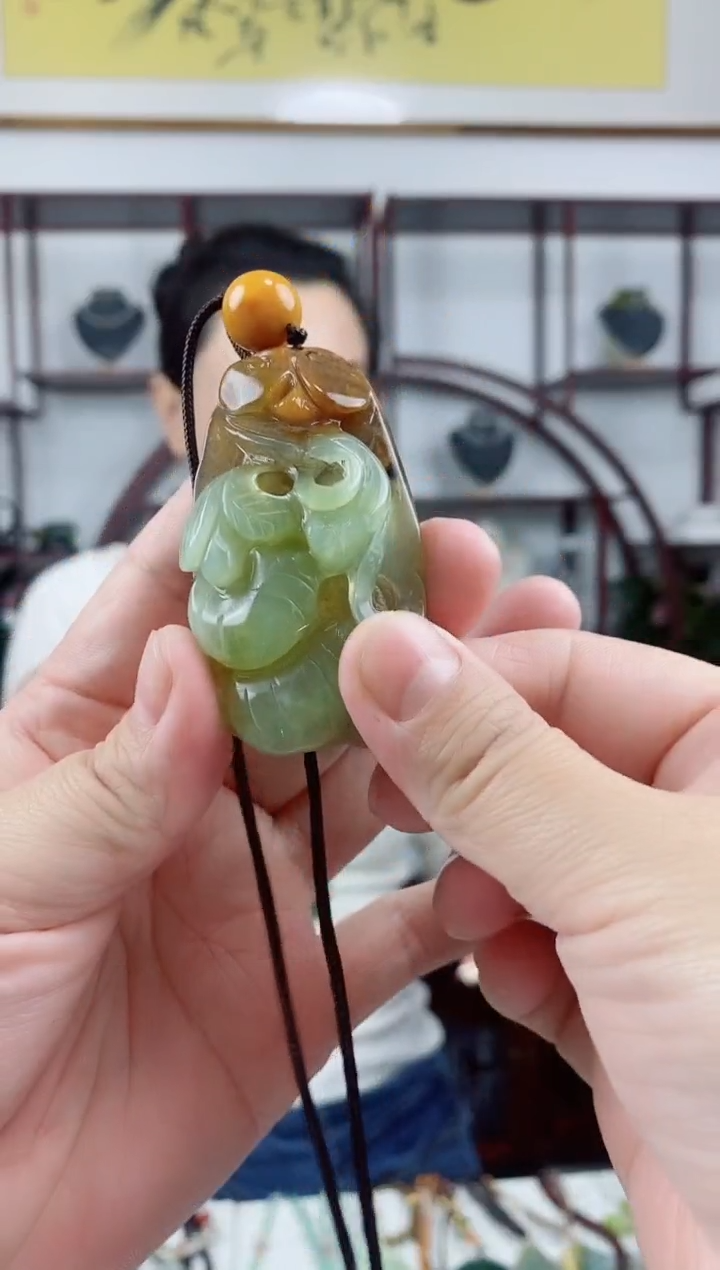 未镶嵌岫玉颈饰福瓜
