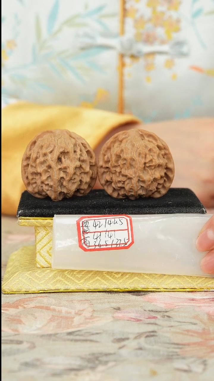 【闪购商品】文玩核桃把件苹果园