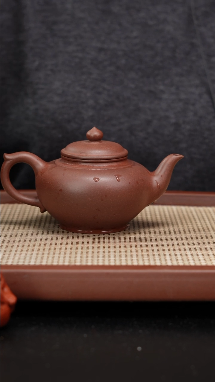 【闪购商品】紫砂茶壶底曹清笑樱270