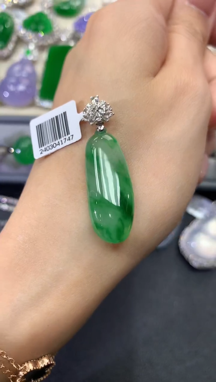 【闪购商品】翡翠吊坠(不含链)18K金镶嵌w46