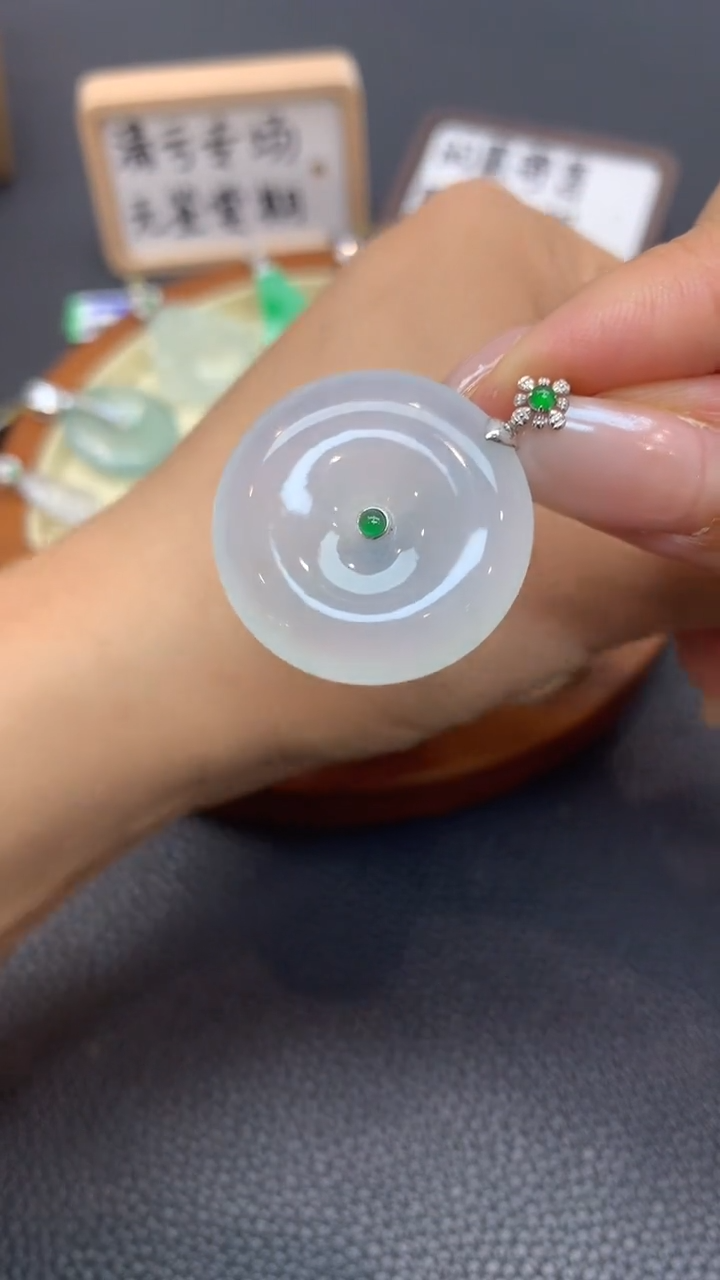 18K金镶嵌定制翡翠C500