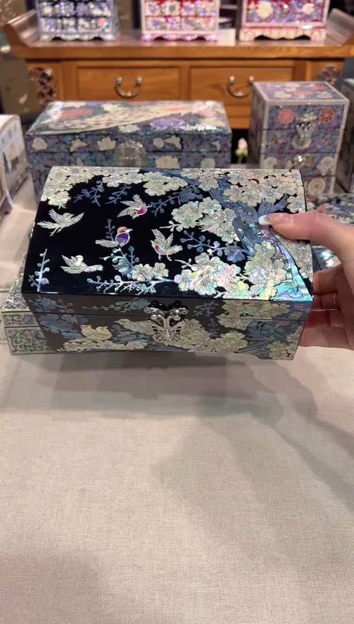 【闪购商品】按扣绒布底弘贝雅螺钿漆器文化馆