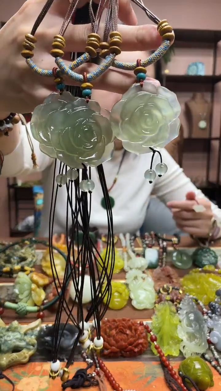 未镶嵌岫玉吊坠多样性发货发其中之一