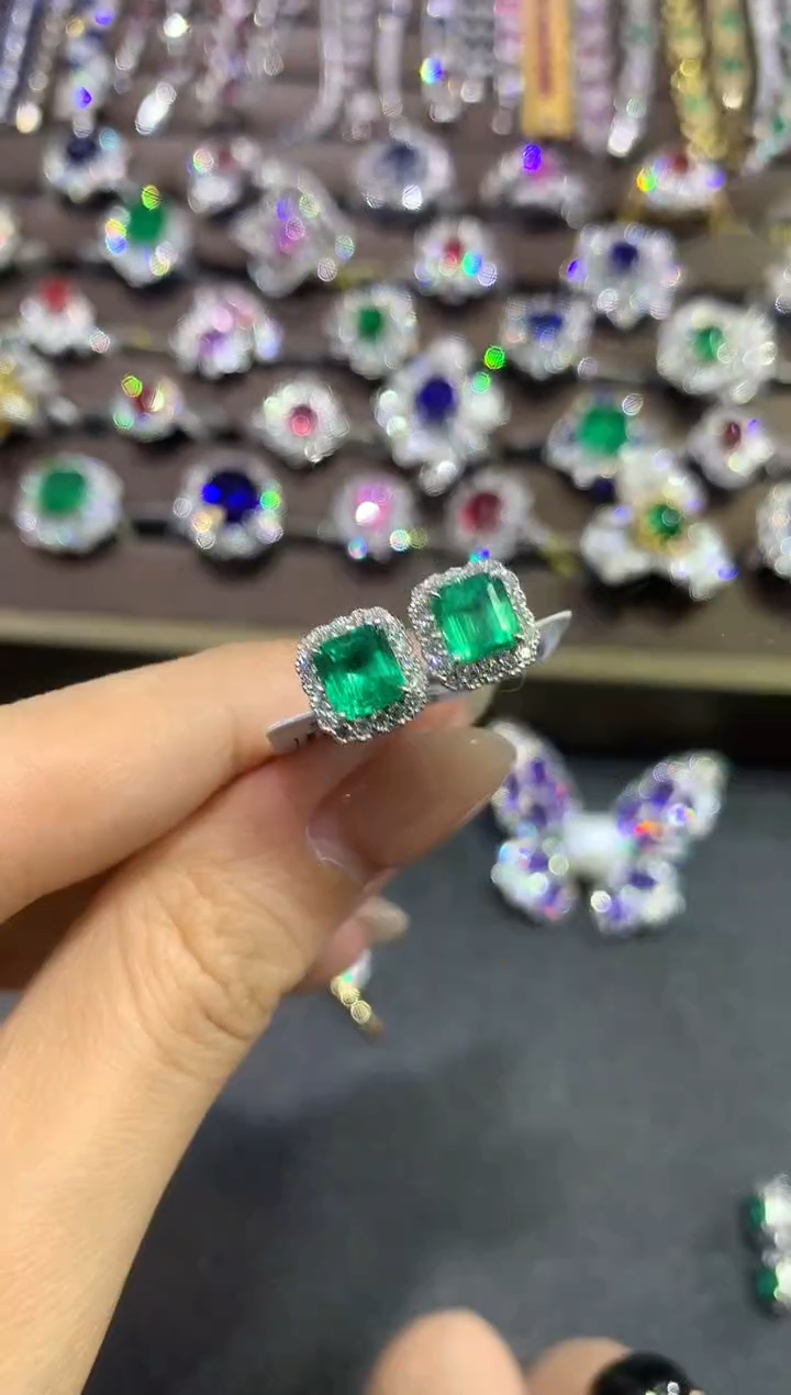 【闪购商品】祖母绿耳饰18K金镶嵌a77多样性一件发货