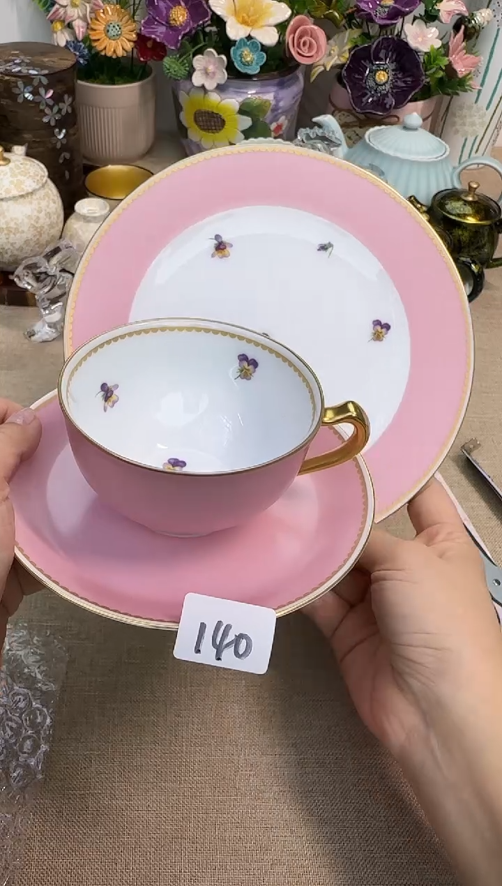 瓷片泡泡家的瓷器真好看