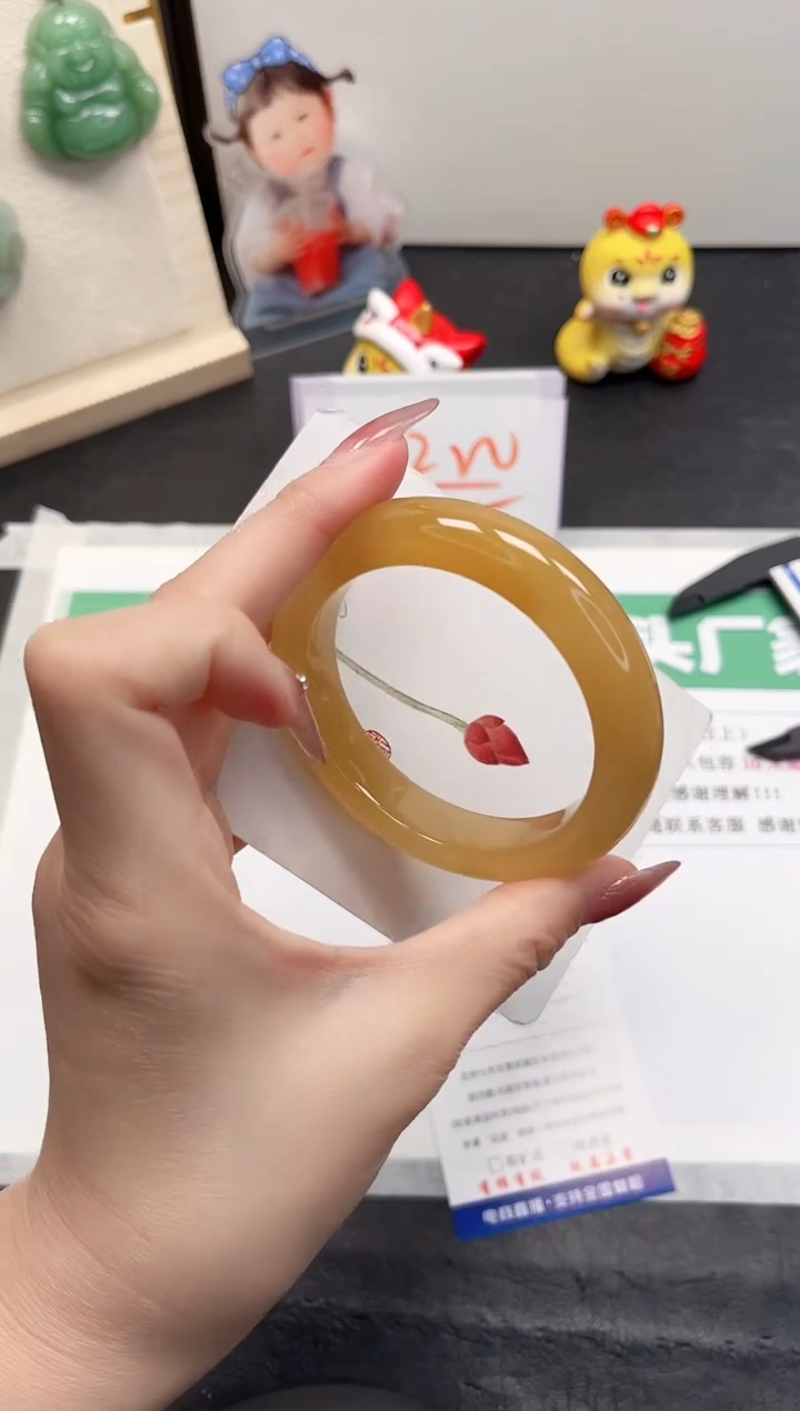 【闪购商品】石英质玉手镯未镶嵌95-56.7