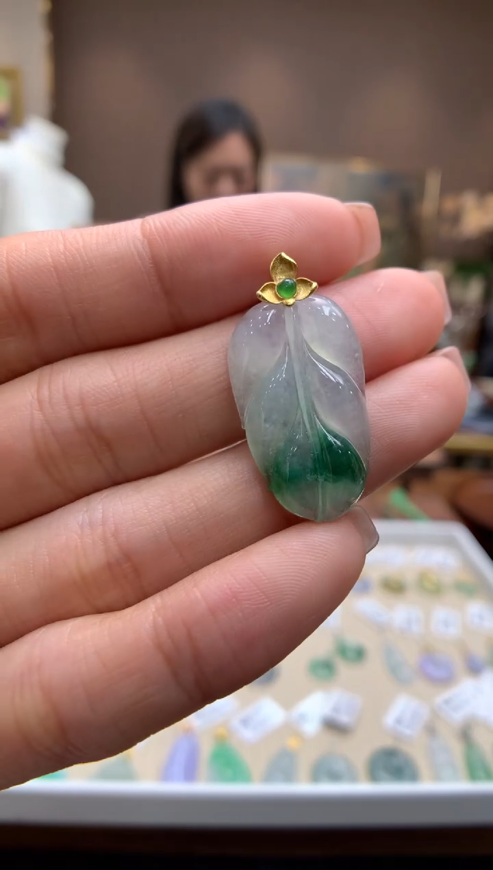 【闪购商品】翡翠颈饰18K金镶嵌叶子