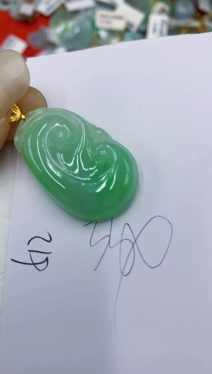 翡翠18K金镶嵌颈饰111111111111