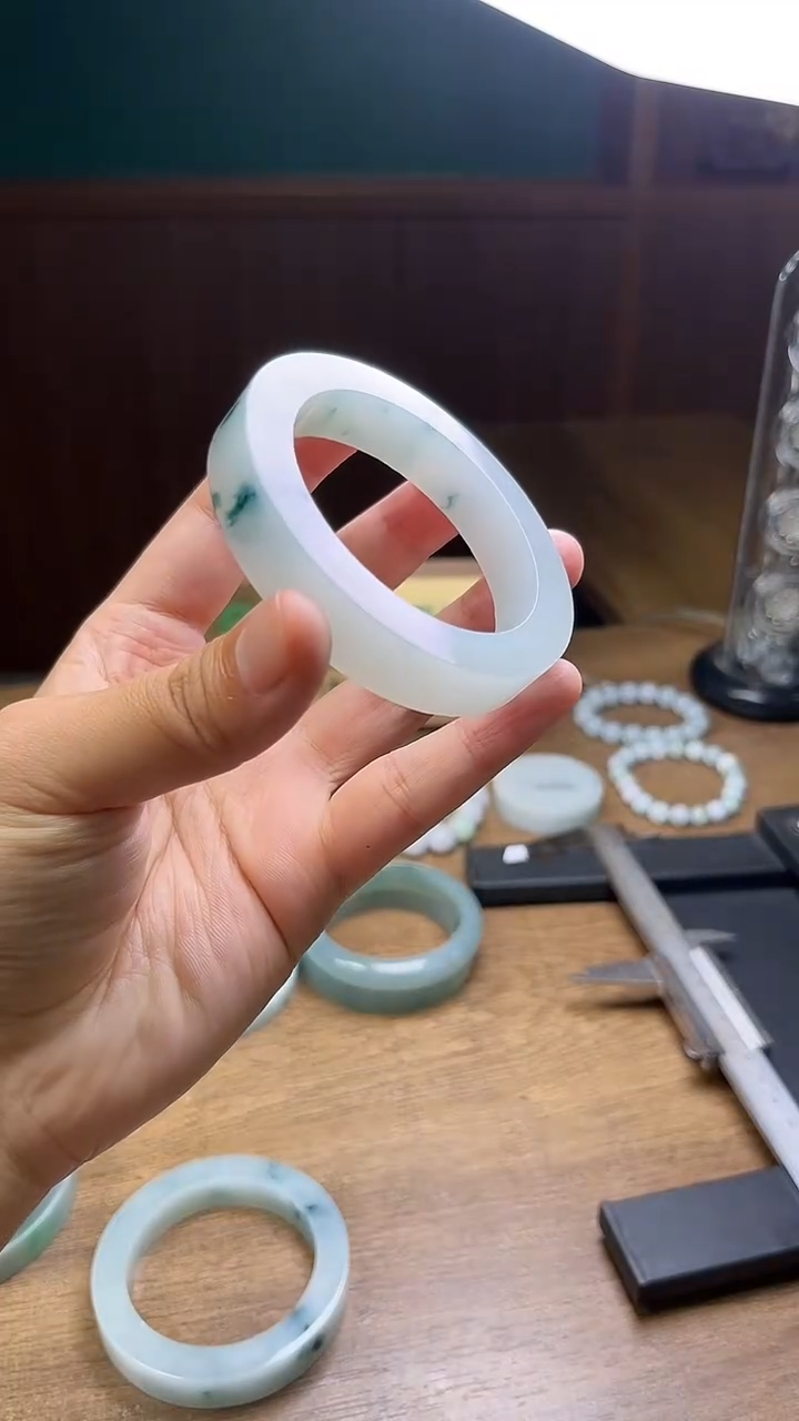 未镶嵌手镯定制翡翠海*定制