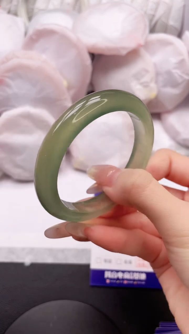 【闪购商品】石英质玉手镯未镶嵌15K321-53