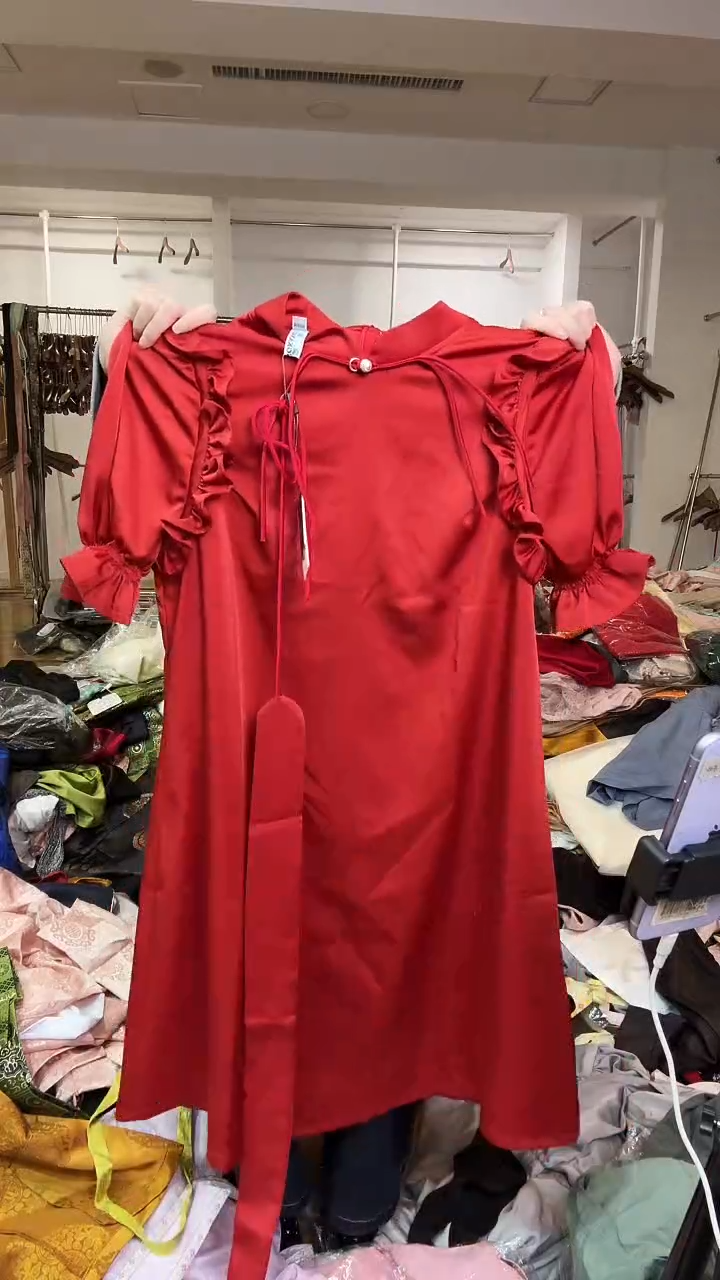 连衣裙       M码       80-105斤