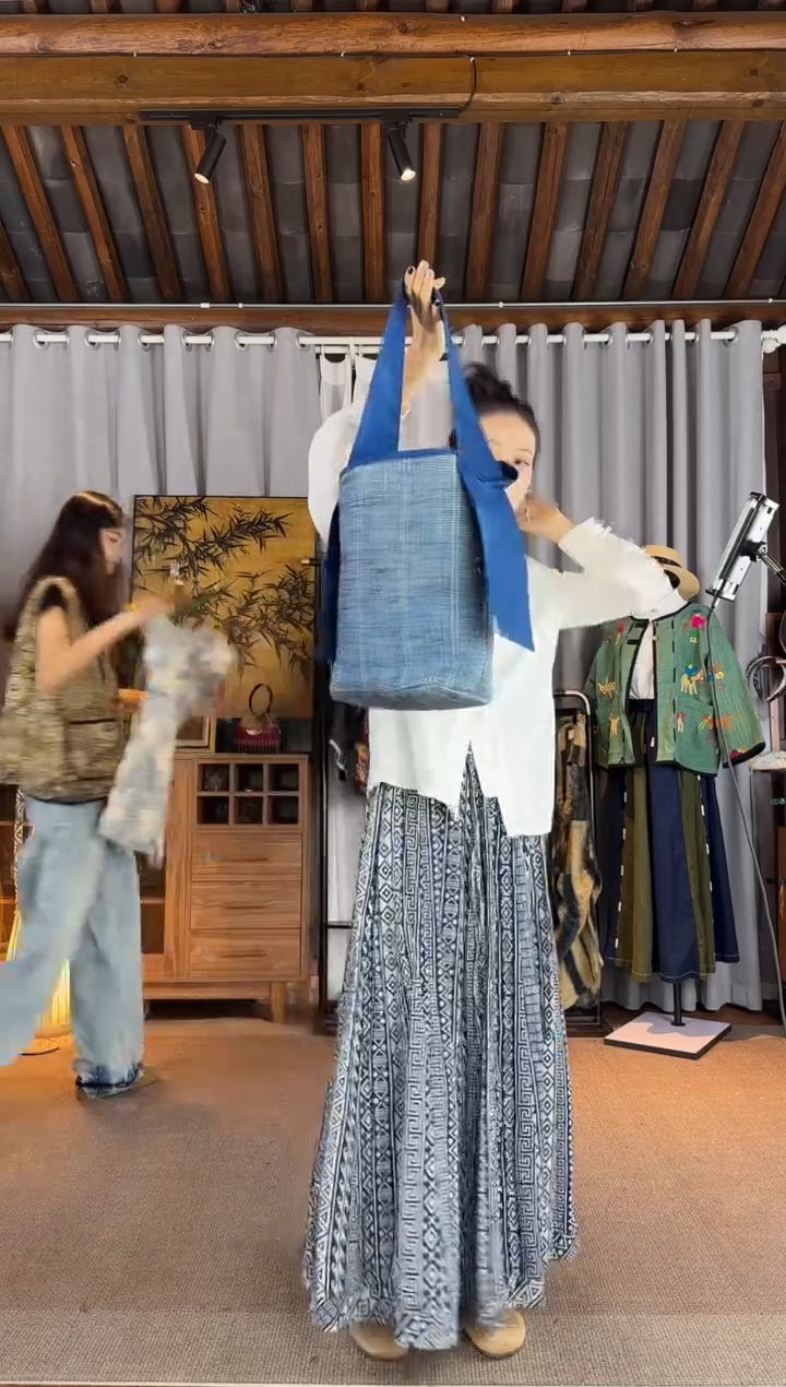 设计师款蓝色裂织布包包