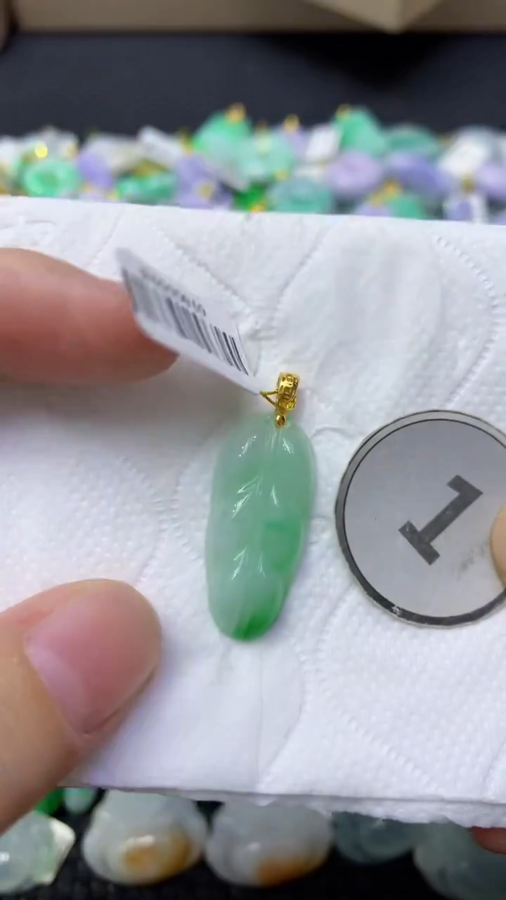 颈饰未镶嵌翡翠天然缅甸翡翠A货