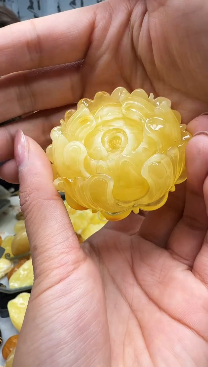 【闪购商品】琥珀裸石未镶嵌挂坠