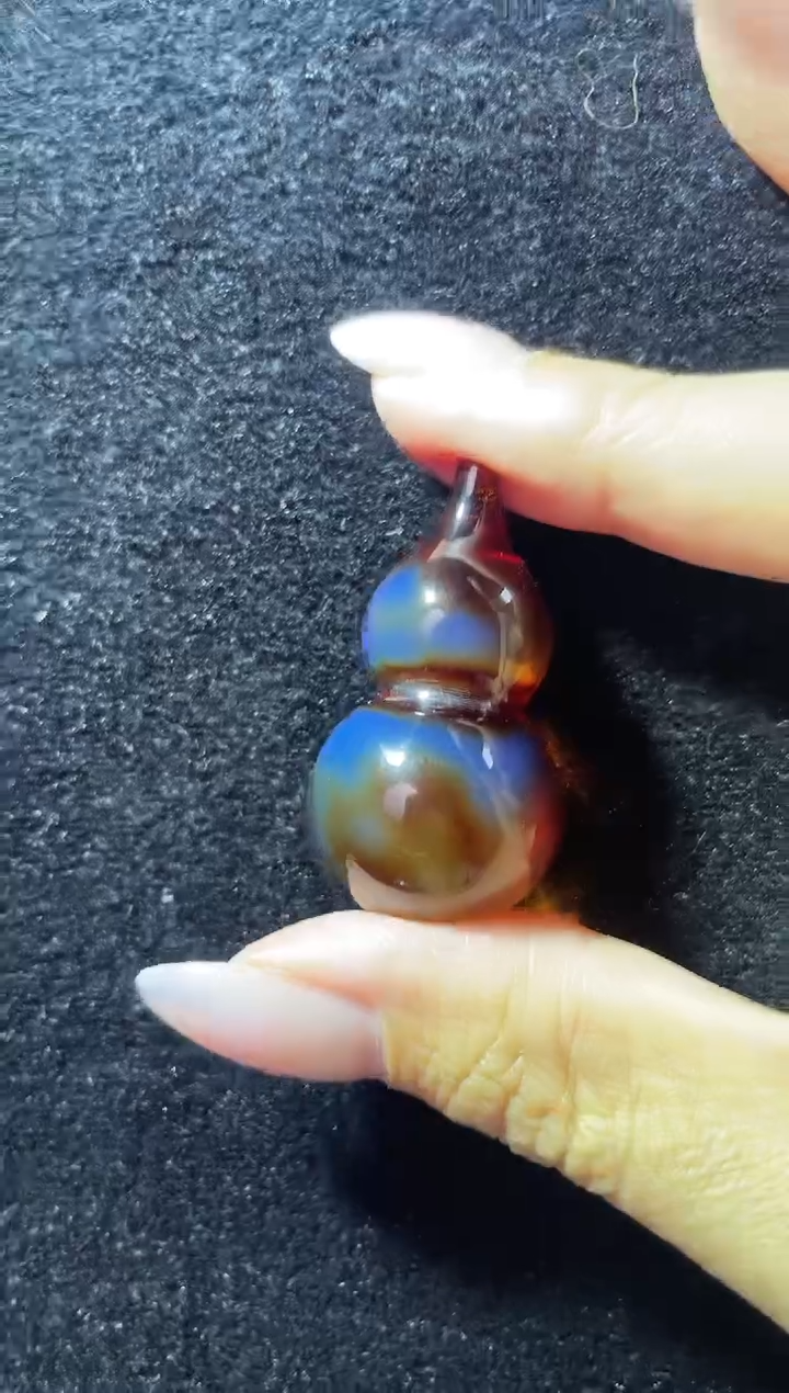 未镶嵌蓝珀珠宝奇石包设计