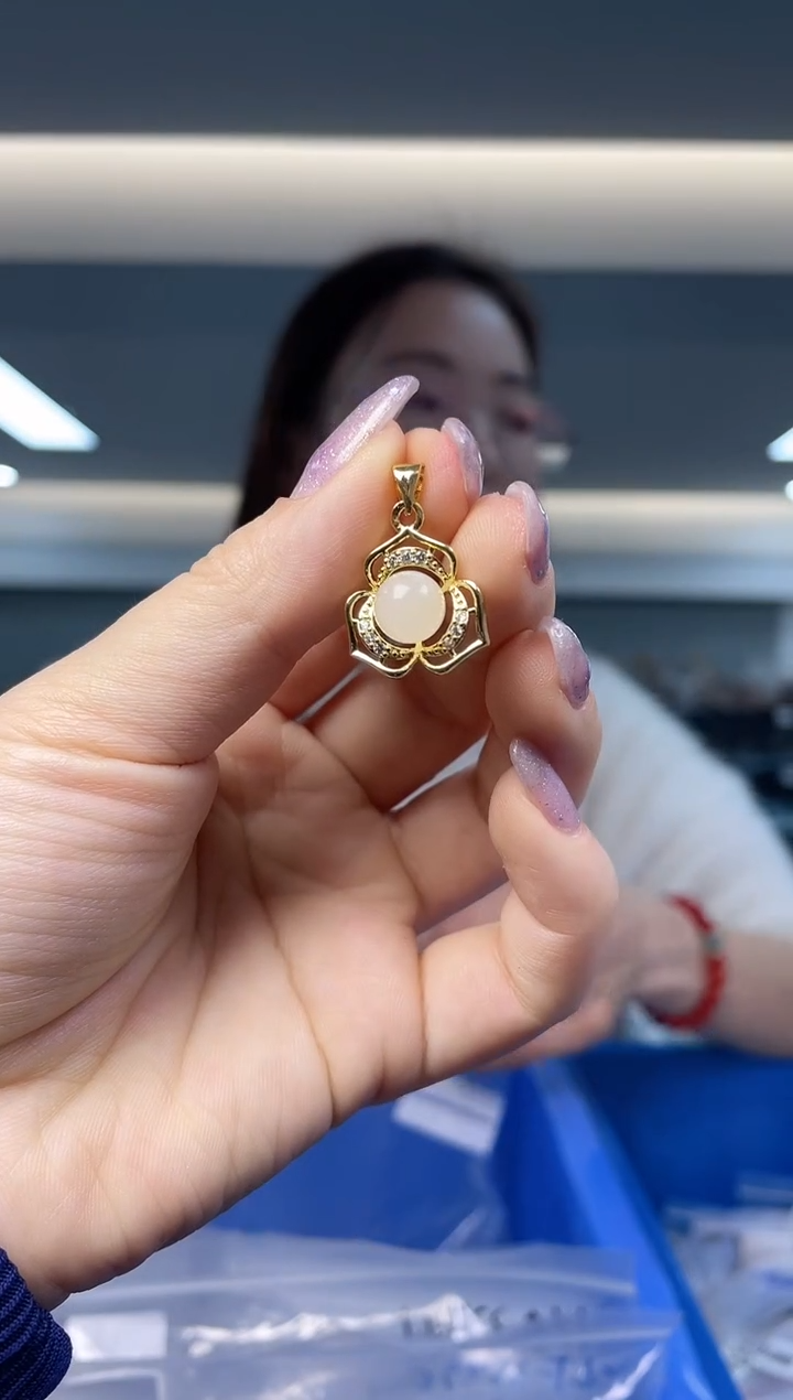【闪购商品】和田玉`未镶嵌多样性发一件