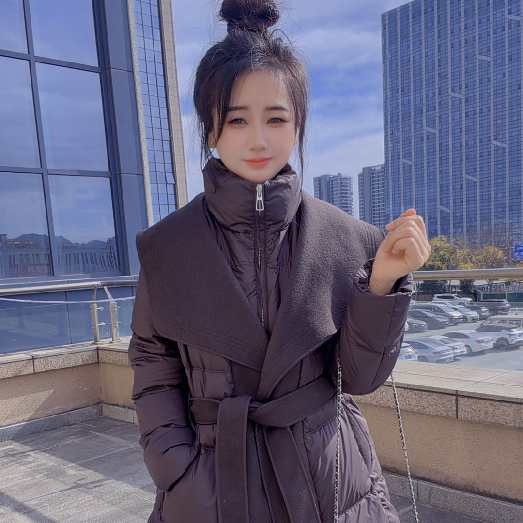 丹丹精选--2505028新款大翻领收腰一手长气质羽绒外套
