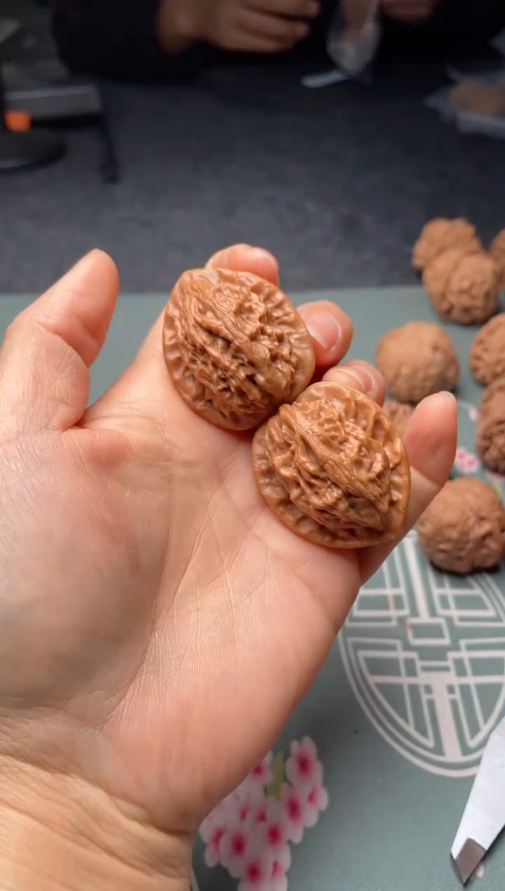 把件文玩核桃w331  大红袍 34尺