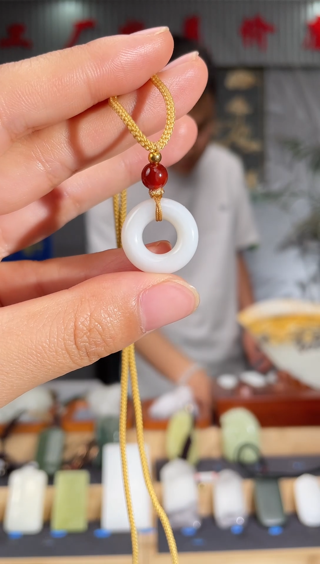 和田玉未镶嵌颈饰1