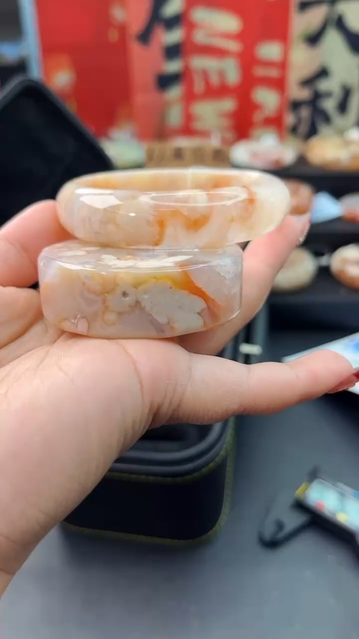 【闪购商品】石英质玉手镯未镶嵌赠送镯心（59圈口）