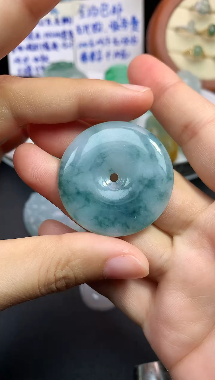 颈饰未镶嵌翡翠吊坠