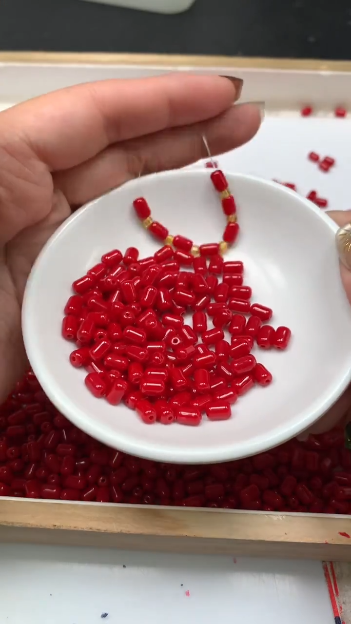 未镶嵌散珠南红玛瑙M956 锦红胶囊珠4*6mm30颗6.8元