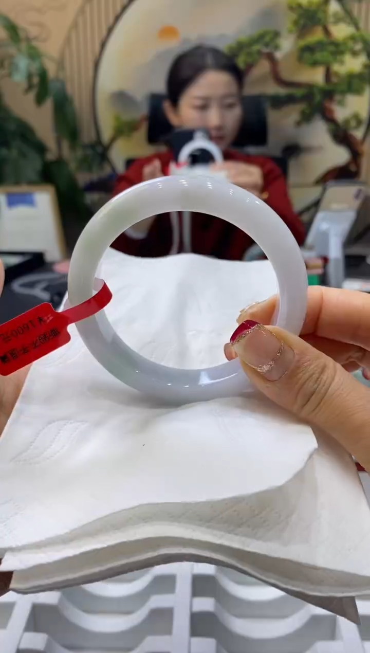 【闪购商品】翡翠手镯未镶嵌99903948