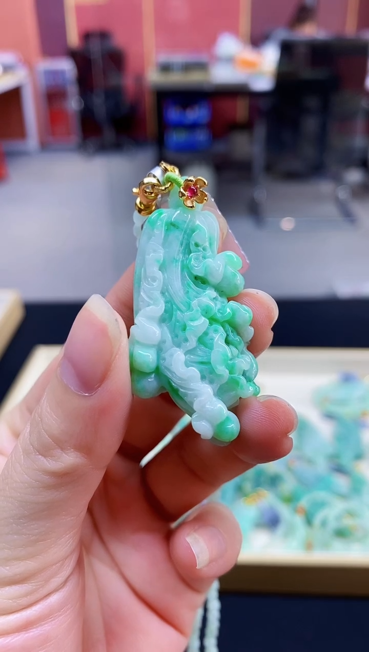 颈饰未镶嵌翡翠吊坠-10